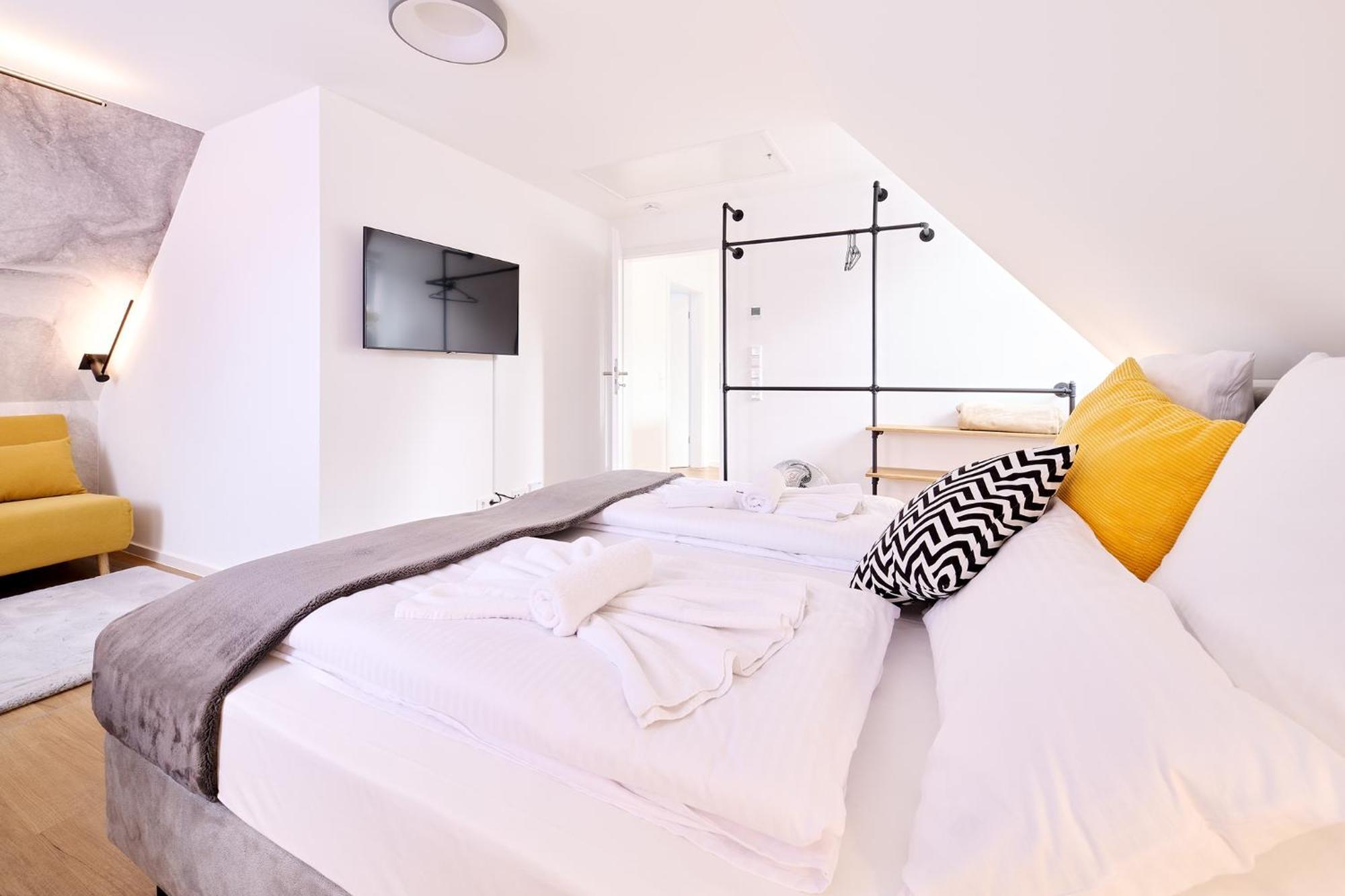 Xzllenz - 4 Schlafzimmer, Zentral, Parken, U-Bahn, 2 Baeder, 4 Smart-Tv, Optional Einzelbett Norimberga Esterno foto